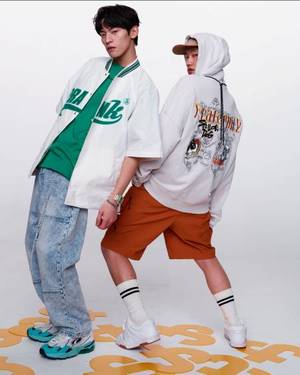 JACK & JONES 杰克琼斯发布2022春季系列大片,解开都市时尚答案