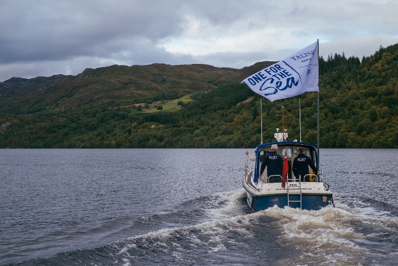 释放泰斯卡不羁野性 携手PARLEY共护海洋  Ross Edgley 尼斯湖52小时不间断“为海而游”