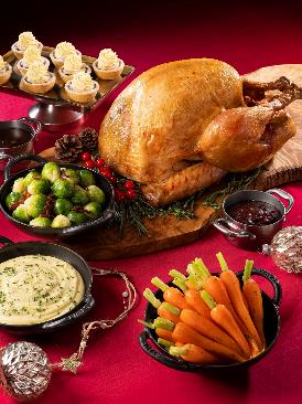 P:\Sales_and_Marketing\PR\Sheraton Grand Macao\Press Release\Sheraton Macao Hotel, Cotai Central\F&B\2022\Festive\Photos\Low res\The Conservatory - Festive Turkey Takeaway Set.jpg