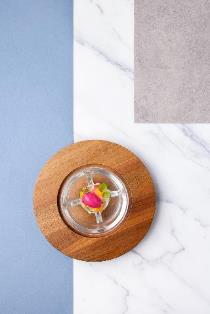 P:\Sales_and_Marketing\PR\The St. Regis Macao\Press Release\2023\F&B\Stories of The Sea - Chapter 11\Photos\Low Res\Kyoto king crab with beetroot yuzu and Amarelli licorice sorbet.jpg