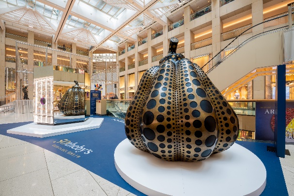 置地广场引领香港时尚艺术奢华风尚