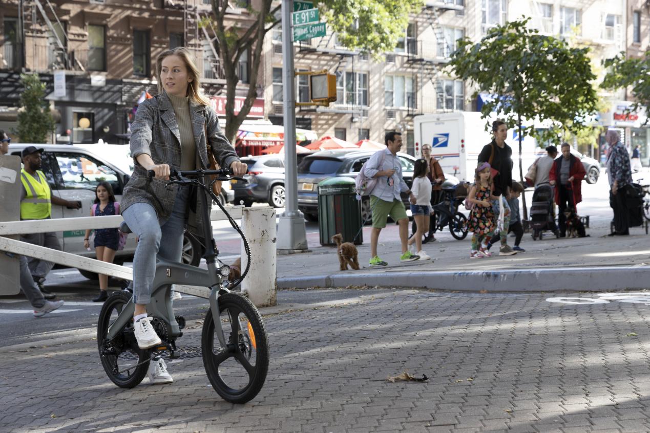 Offerta esclusiva per il Black Friday - L'e-bike DYU T1 apre la strada alla mobilità ecologica