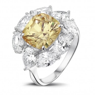 高級定制珠寶系列 BAUNAT 圍鑲枕形黃鑽戒指