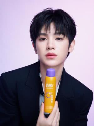 BABI×黄明昊:鲜活碰撞,开启品牌新纪元序章  HAO奇玩家,引领鲜活出色新风尚