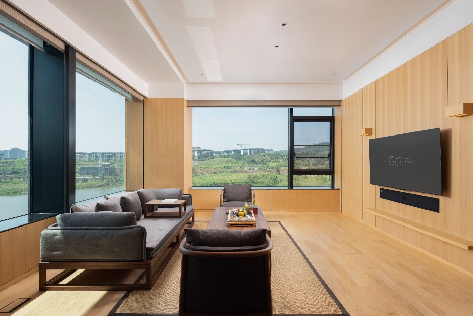 A living room with a large window

AI-generated content may be incorrect.