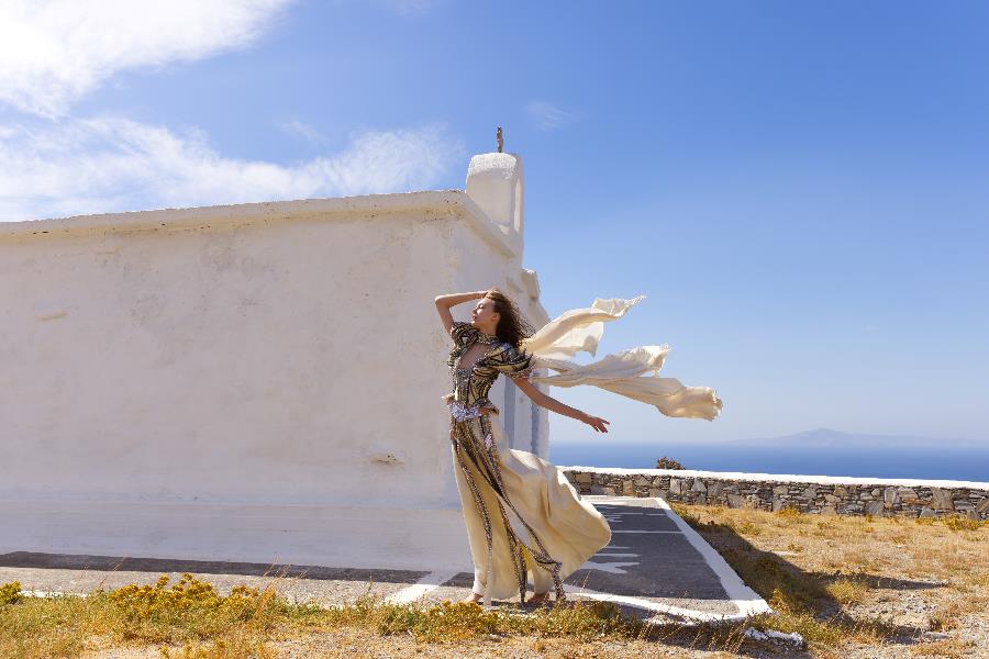 从古老教堂到蔚蓝海岸：Saiid Kobeisy、Lena Erziak与Inclover以高定之美致敬女性力量