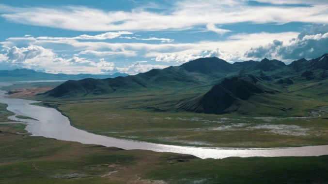 山上的风景 AI 生成的内容可能不正确。