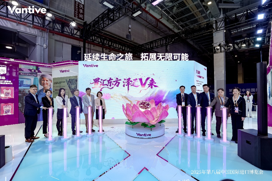 图片包含 建筑, 室内, 桌子, 粉色

AI 生成的内容可能不正确。