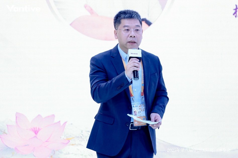 万益特本土化腹透通路新品亮相进博，携手钱塘隆越共筑腹透导管本土化制造新未来