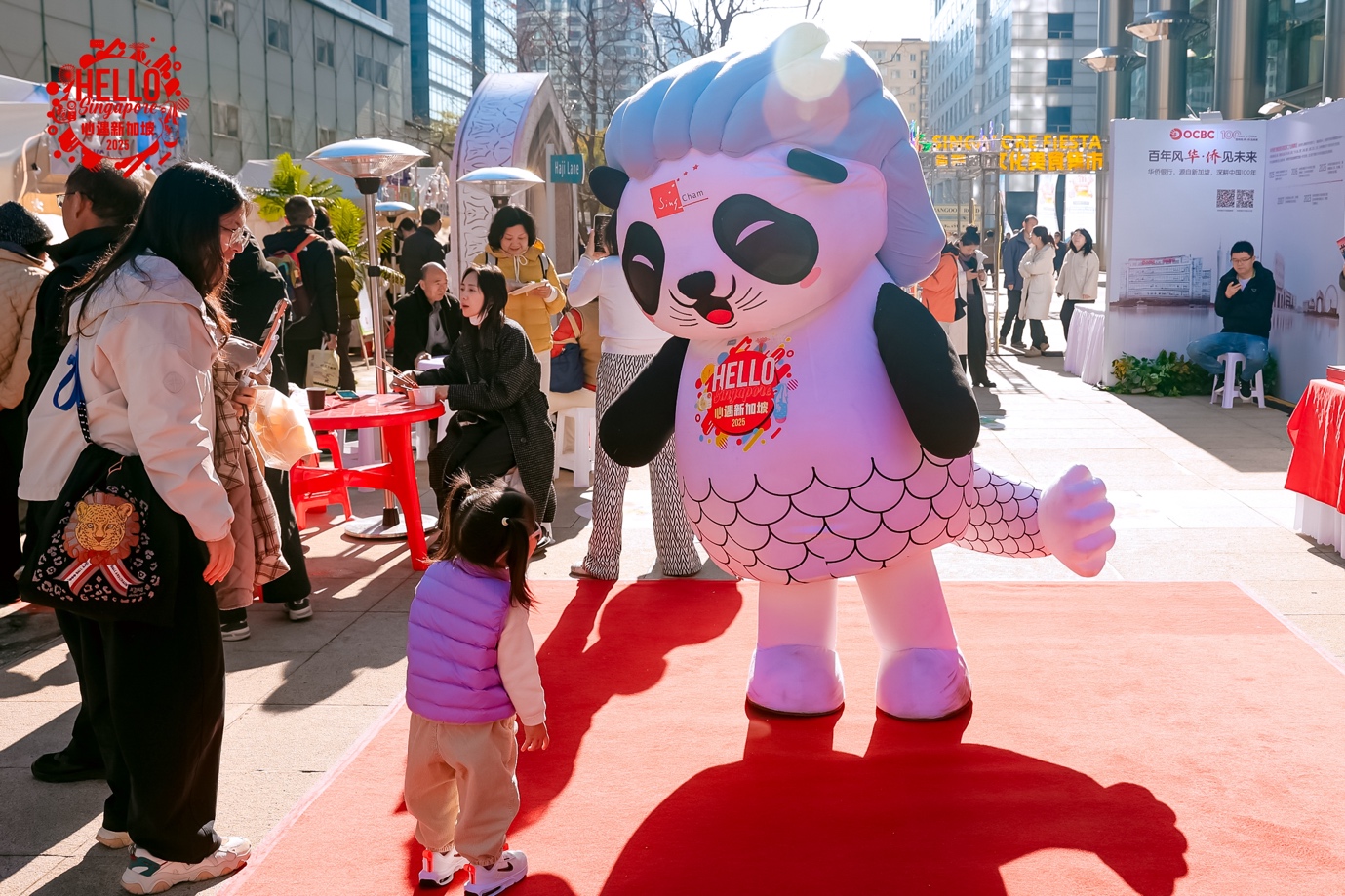 小孩在街道上
AI 生成的内容可能不正确。