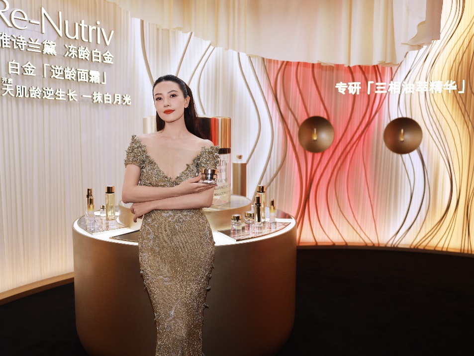 人站在桌子上

AI 生成的内容可能不正确。