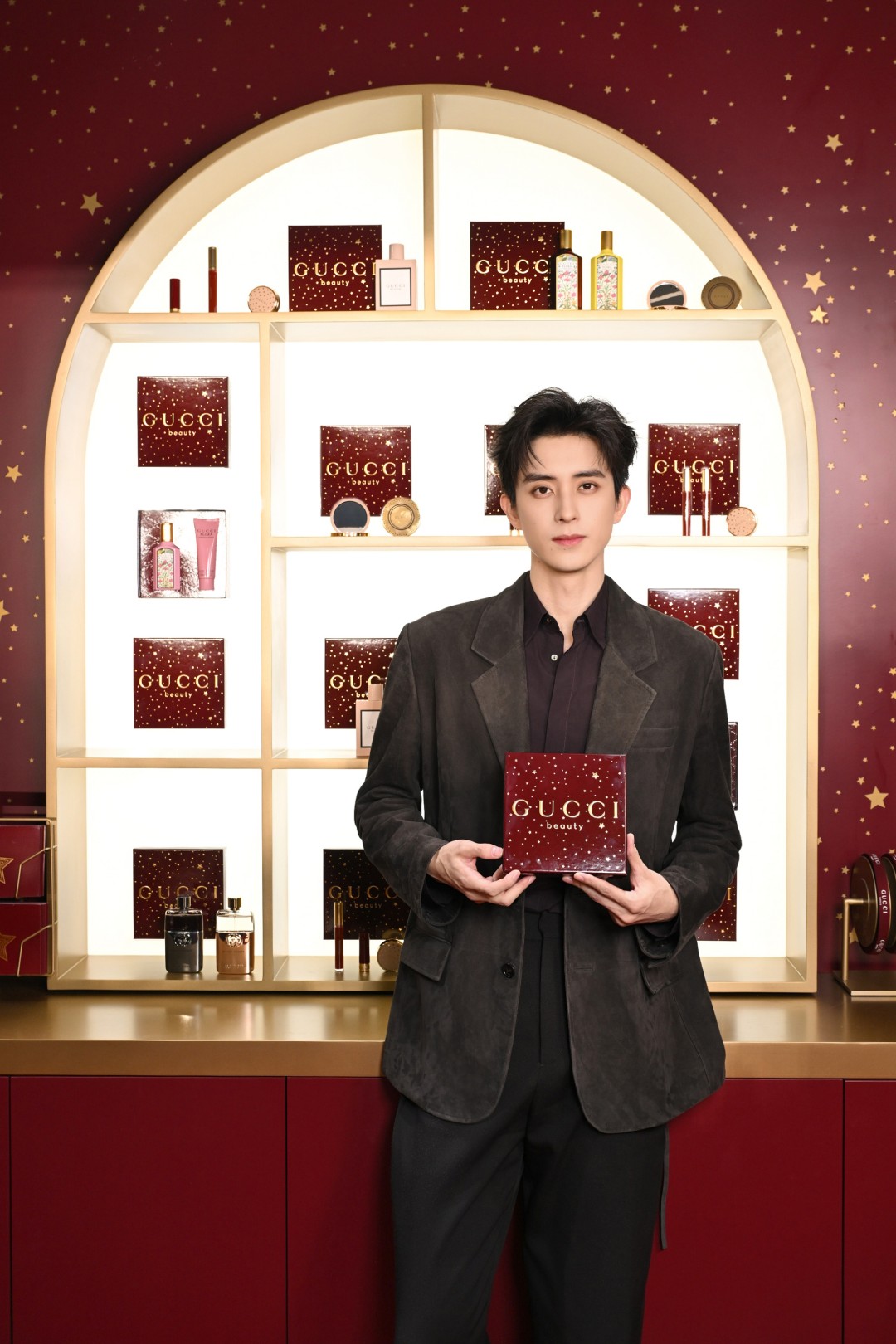 星光献礼，臻享假日绮境  演员敖瑞鹏作为特邀嘉宾出席古驰假日星礼快闪店活动