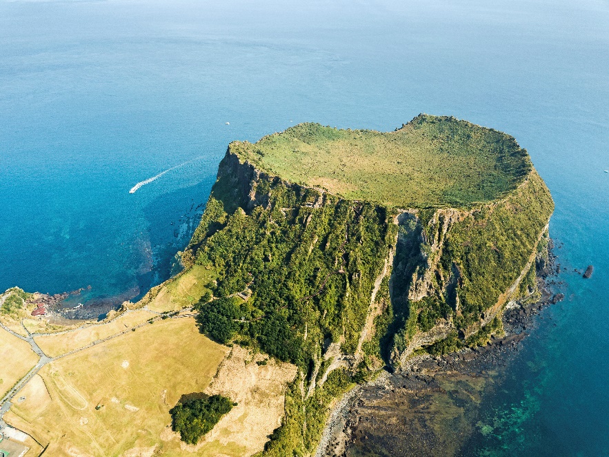 山上的风景 AI 生成的内容可能不正确。