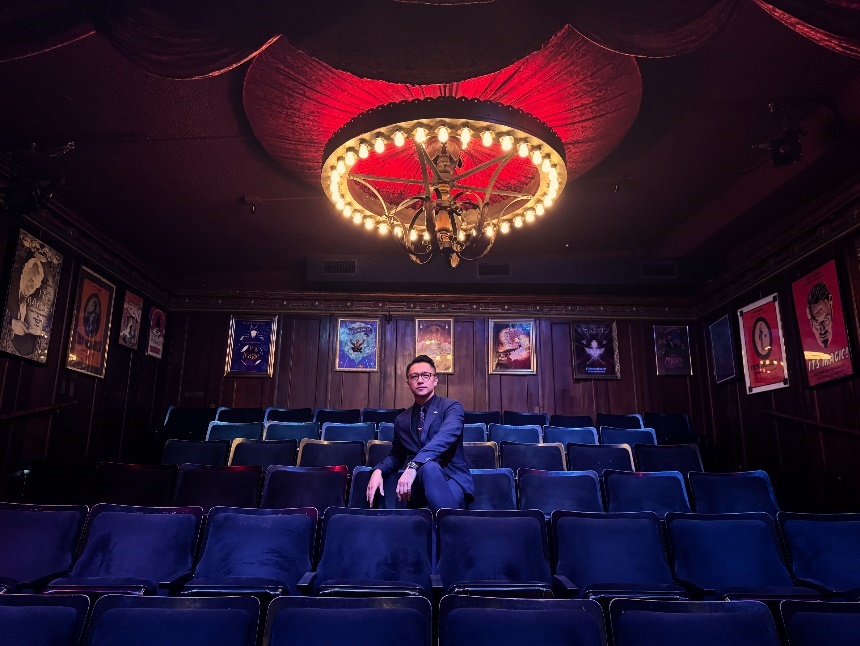 大厅里的人们 AI 生成的内容可能不正确。