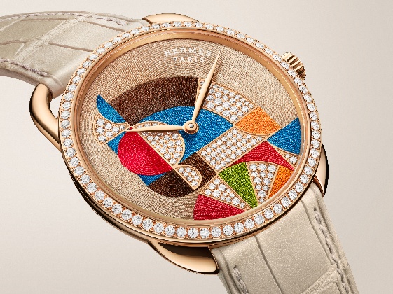 图片包含 桌子

AI 生成的内容可能不正确。