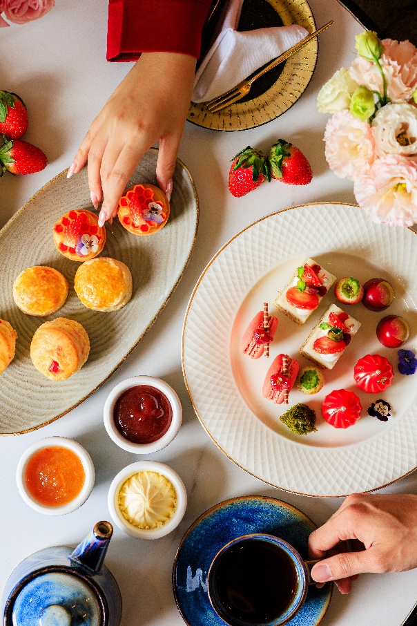 “日本草莓之王”登陆清迈美平洲际酒店，Amaou 甘王草莓下午茶呈现奢享舌尖臻味