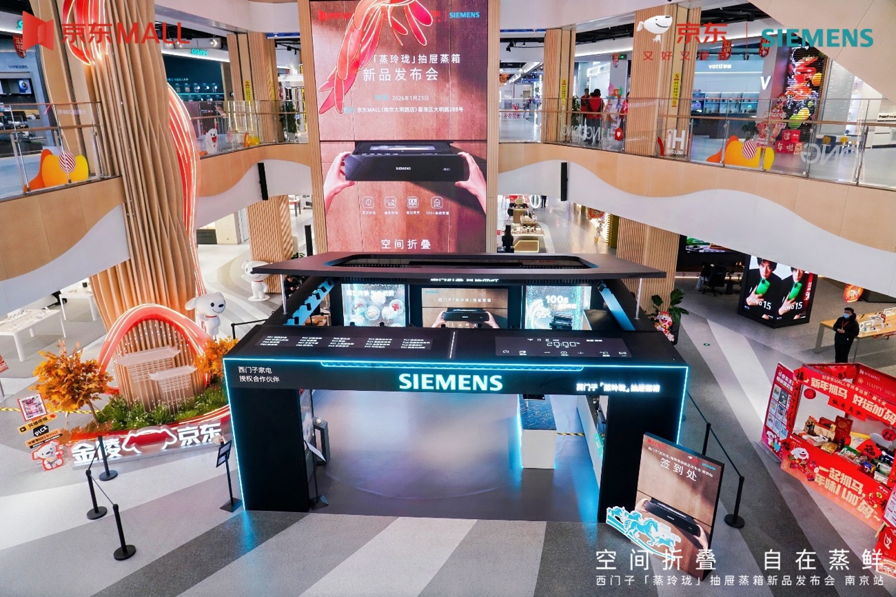 桌子上放满了不同类型的电脑

AI 生成的内容可能不正确。