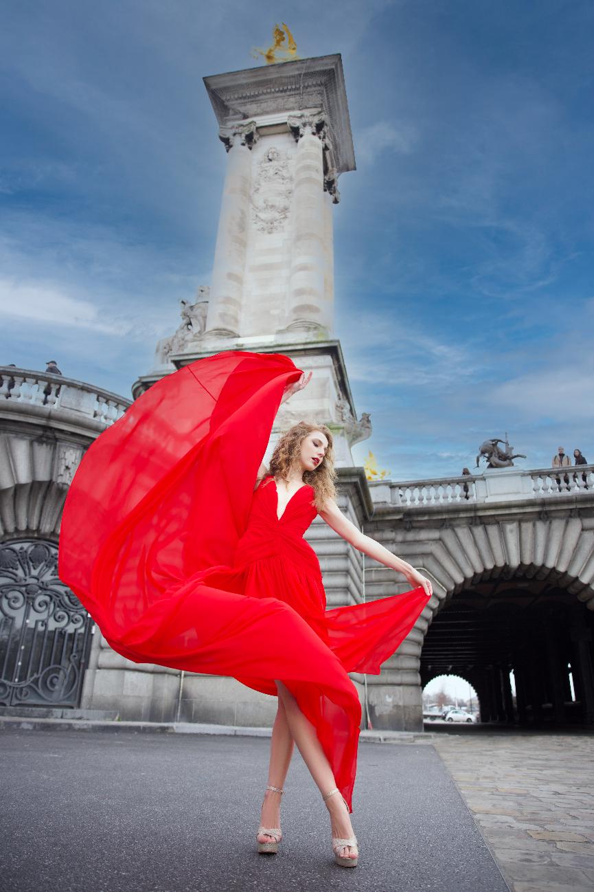 Inclover高定2026春夏系列发布，可穿戴建筑艺术高迪风搬上T台