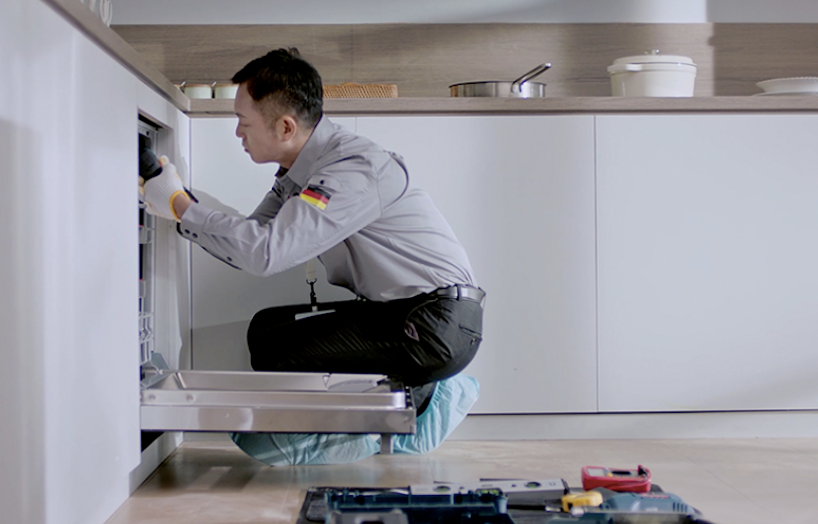 图片包含 室内, 人, 冰箱, 厨房

AI 生成的内容可能不正确。