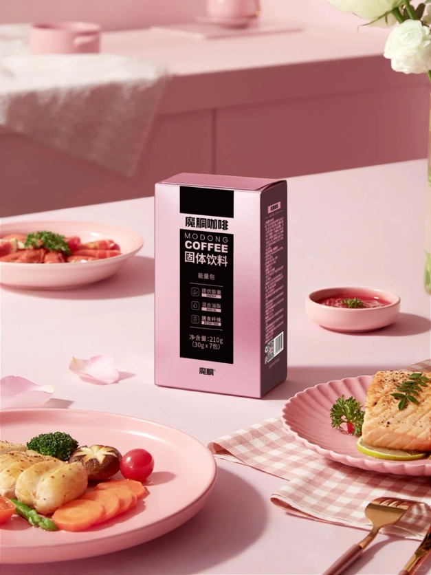 桌子上的盘子里放着一些食物的特写

AI 生成的内容可能不正确。