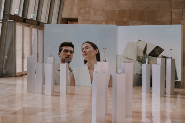 图片包含 室内, 建筑, 厨房, 站 AI 生成的内容可能不正确。