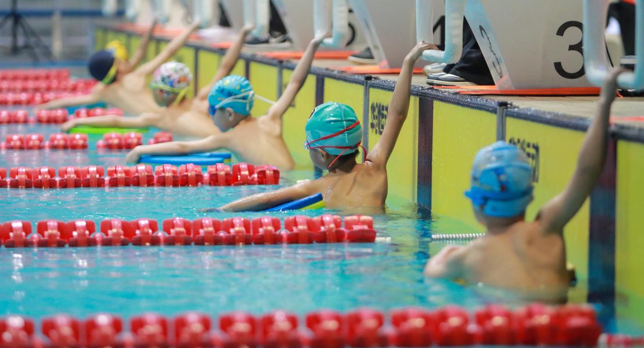 碧波逐浪 “泳”动彭城 2026苏皖鲁豫青少年U系列游泳锦标赛圆满收官