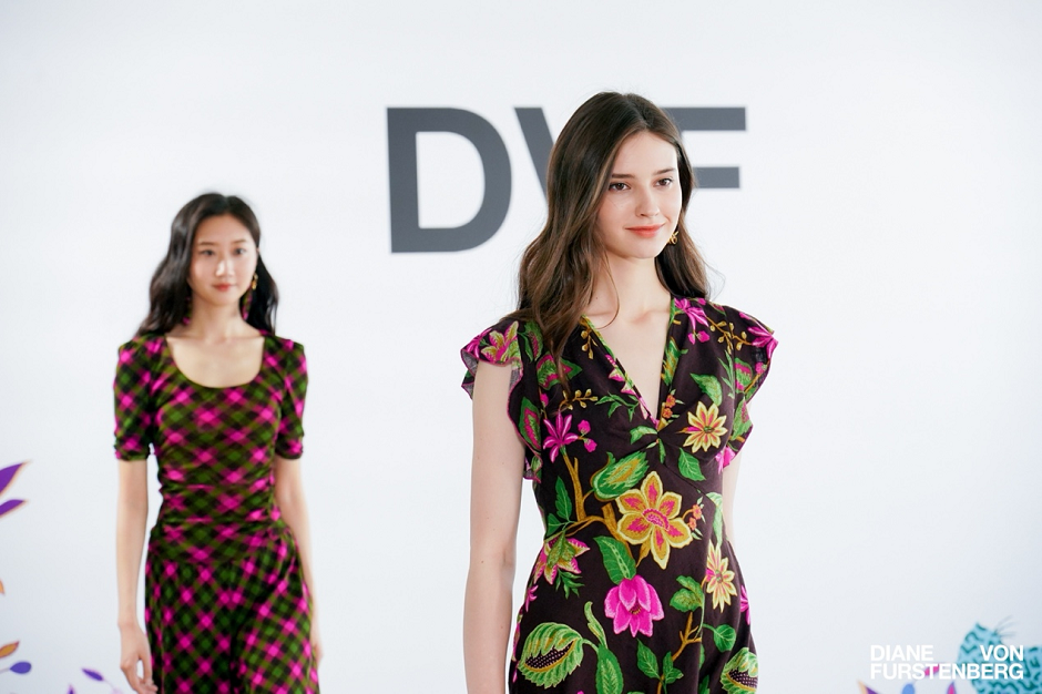 春日DVF · 繁花不设限  DVF 2026早秋系列时装秀及预览在北京举办